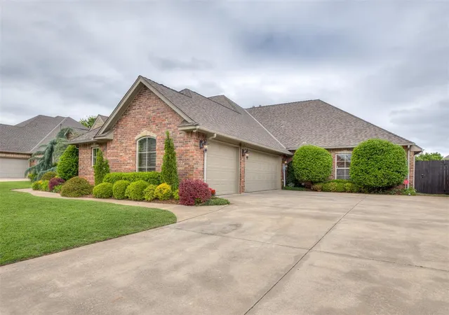 4th image of 2705 Sw 137Th St, Oklahoma City, OK 73170 | MLS# 1226877