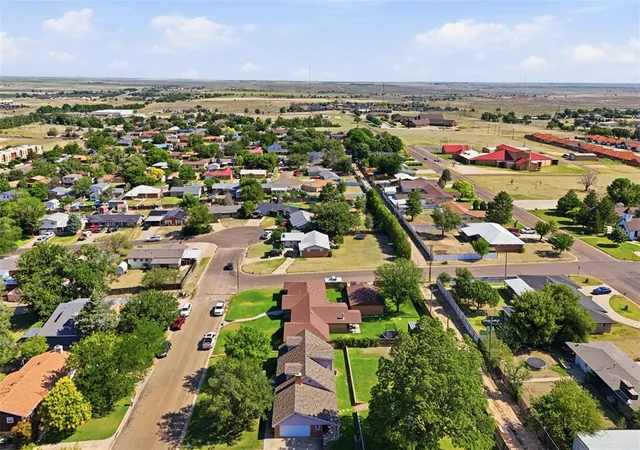 33rd image of 1713 N Crumley St, Guymon, OK 73942 | MLS# 1226913