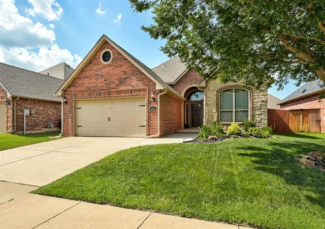 1st image of 6101 Nw 153rd St, Edmond, OK 73013 | MLS# 1226924
