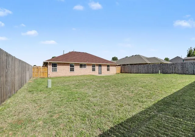 Homes for sale in Oklahoma City, OK | 8129 Azurewood Dr, Oklahoma City, OK 73135 | MLS# 1226940