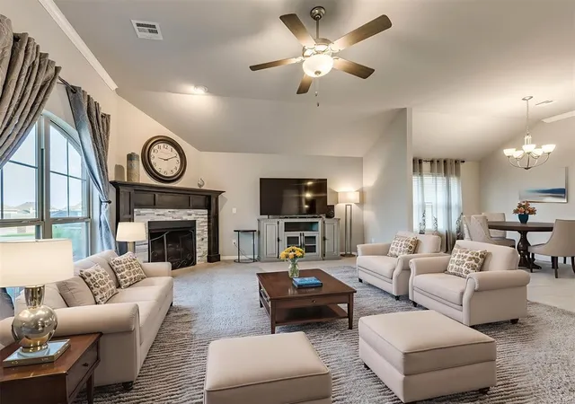 3rd image of 15612 Vermillion Dr, Edmond, OK 73013 | MLS# 1226956