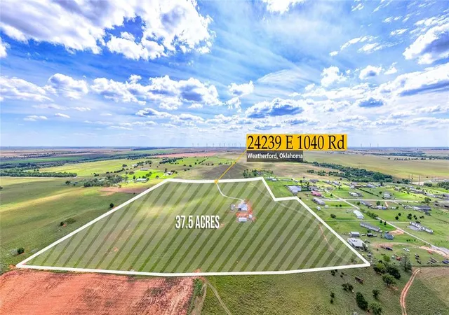 3rd image of 24239 E 1040 County Rd, Weatherford, OK 73096 | MLS# 1226970