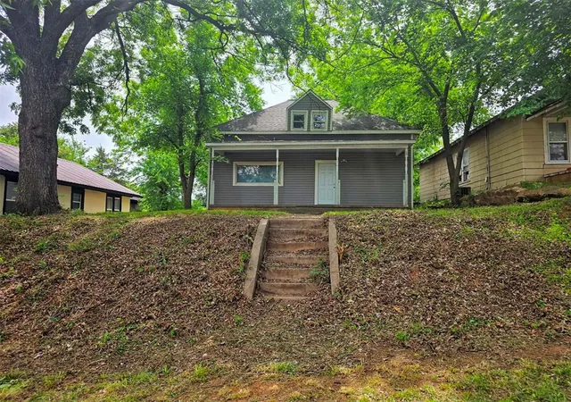 Homes for sale in Chickasha, OK | 907 W Minnesota Ave, Chickasha, OK 73018 | MLS# 1226978