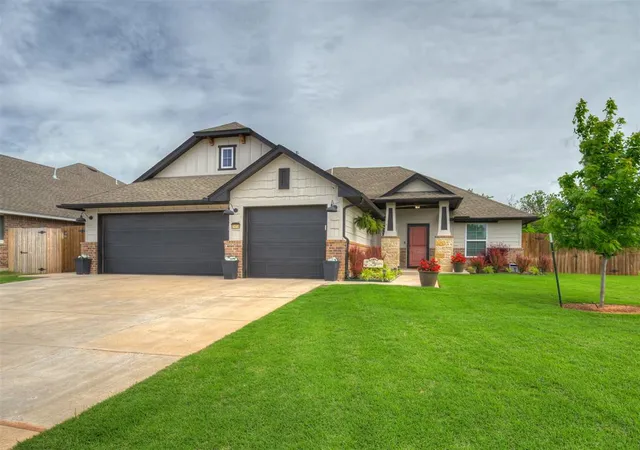 Photo 2 of Single family home for sale at 2416 Crk Side Cir, Moore, OK 73160 | MLS# 1226981 | Listing updated on 2026-05-13