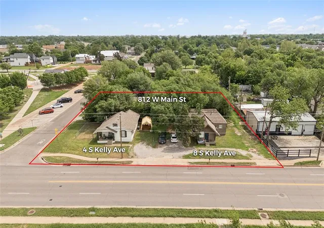 Photo 1 of Single family home for sale at 4 S Kelly Ave, Edmond, OK 73003 | MLS# 1226999 | Listing updated on 2026-06-30