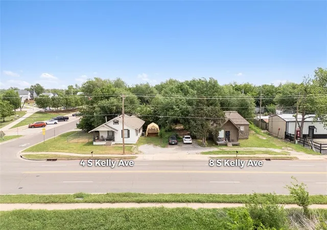 Photo 4 of Single family home for sale at 4 S Kelly Ave, Edmond, OK 73003 | MLS# 1226999 | Listing updated on 2026-06-30