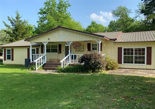 Homes for sale in Valliant, OK | 506 E Mosely St, Valliant, OK 74764 | MLS# 1227026