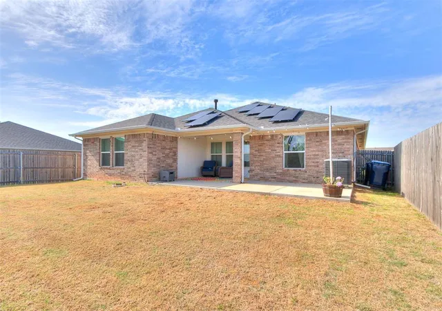 Photo 4 of Single family home for sale at 17500 Boling Farm Rd, Edmond, OK 73012 | MLS# 1227073 | Listing updated on 2026-05-02