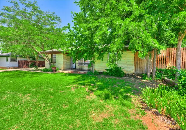 50th image of 2016 W Noble Ave, Guthrie, OK 73044 | MLS# 1227084