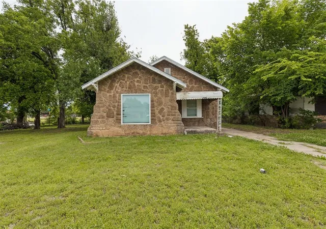 Photo 3 of Sale Pending at 2300 N Prospect Ave, Oklahoma City, OK 73111 | MLS# 1227085 | Listing updated on 2026-09-06