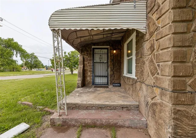 Photo 4 of Sale Pending at 2300 N Prospect Ave, Oklahoma City, OK 73111 | MLS# 1227085 | Listing updated on 2026-09-06