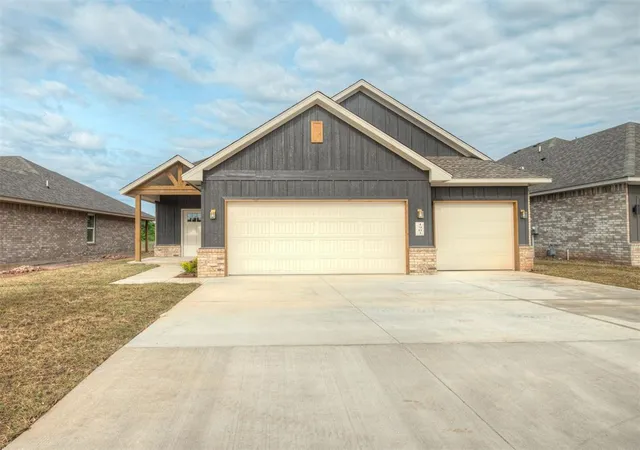 Homes for sale in Yukon, OK | 1901 Long Cove Ave, Yukon, OK 73099 | MLS# 1227100