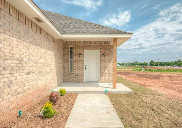 Homes for sale in Yukon, OK | 10617 Sw 18Th St, Yukon, OK 73099 | MLS# 1227104