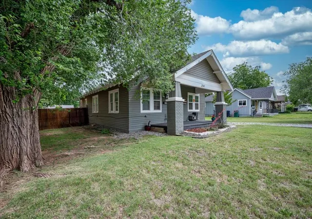Photo 3 of Single family home for sale at 2247 Nw 35th Street, Oklahoma City, OK 73112 | MLS# 1227137 | Listing updated on 2026-06-10