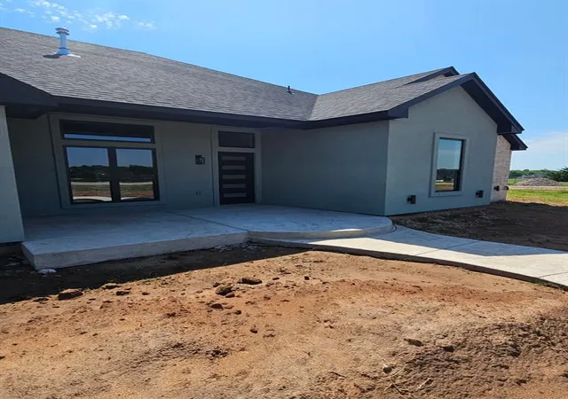 Photo 2 of Single family home for sale at 1169 Wolf Crk Dr, Blanchard, OK 73010 | MLS# 1227164 | Listing updated on 2026-05-31