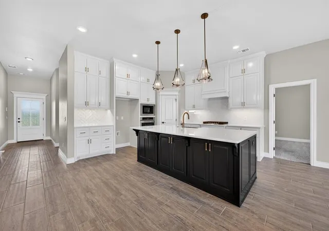 3rd image of 9309 Nw 115Th Ter, Yukon, OK 73099 | MLS# 1227195