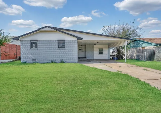 Homes for sale in Lawton, OK | 1510 Nw 49th St, Lawton, OK 73505 | MLS# 1227227