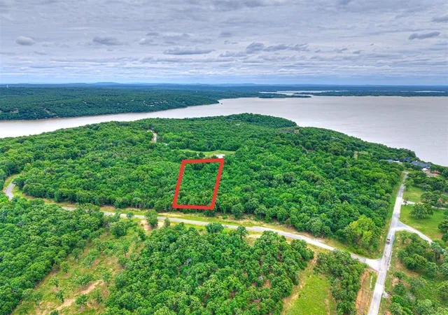 1st image of 216 Patriot Pointe, Eufaula, OK 74432 | MLS# 1227254