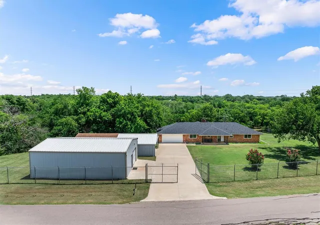 Homes for sale in Piedmont, OK | 400 Longview Sw Dr, Piedmont, OK 73078 | MLS# 1227257
