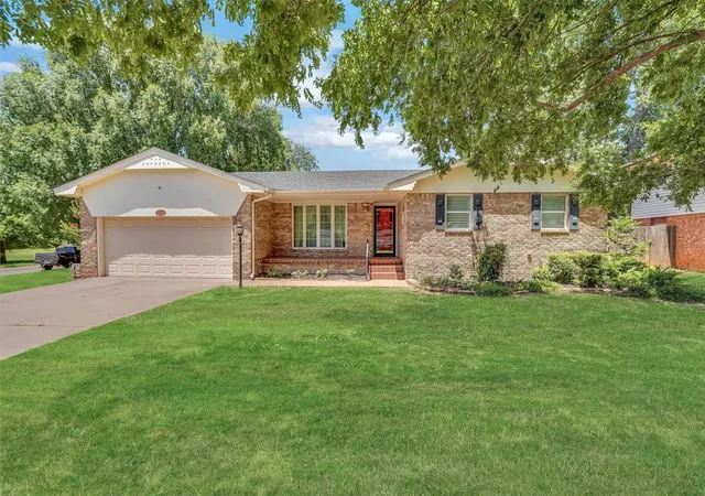 1st image of 113 Ramsey Pl, Elk City, OK 73644 | MLS# 1227297