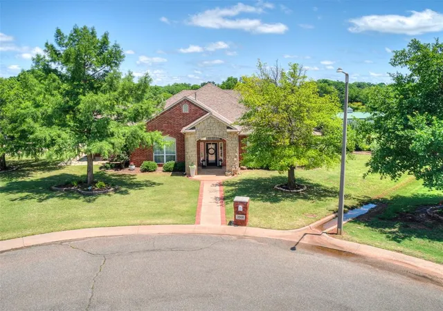 Photo 2 of Single family home for sale at 3508 Stratford Pl, Moore, OK 73160 | MLS# 1227302 | Listing updated on 2026-05-06