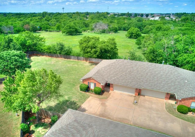 1st image of 231 N Kelly Ave, Edmond, OK 73003 | MLS# 1227322