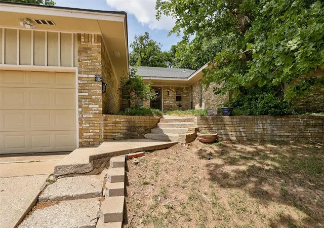 Homes for sale in Bethany, OK | 1825 N Oakhill Rd, Bethany, OK 73008 | MLS# 1227338