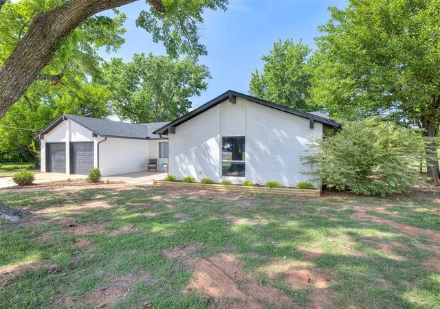Homes for sale in Jones, OK | 8321 Ne 122nd St, Jones, OK 73049 | MLS# 1227349