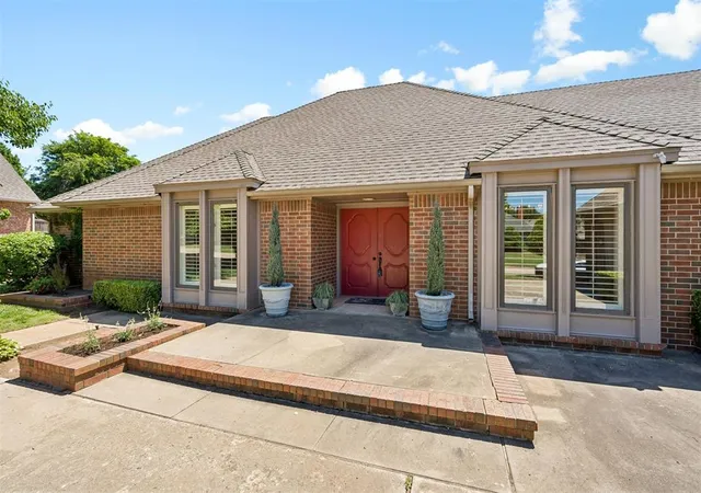Photo 3 of Single family home for sale at 3200 Prairie Rose Rd, Oklahoma City, OK 73120 | MLS# 1227366 | Listing updated on 2026-09-23