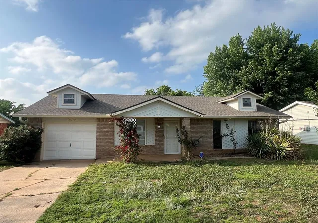 Homes for sale in Noble, OK | 605 Meadowlake Dr, Noble, OK 73068 | MLS# 1227377
