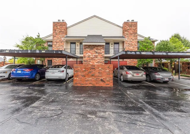 Homes for sale in Oklahoma City, OK | 6325 N Villa Ave #122, Oklahoma City, OK 73112 | MLS# 1227475