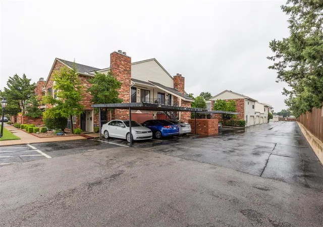 Homes for sale in Oklahoma City, OK | 6325 N Villa Ave #122, Oklahoma City, OK 73112 | MLS# 1227475