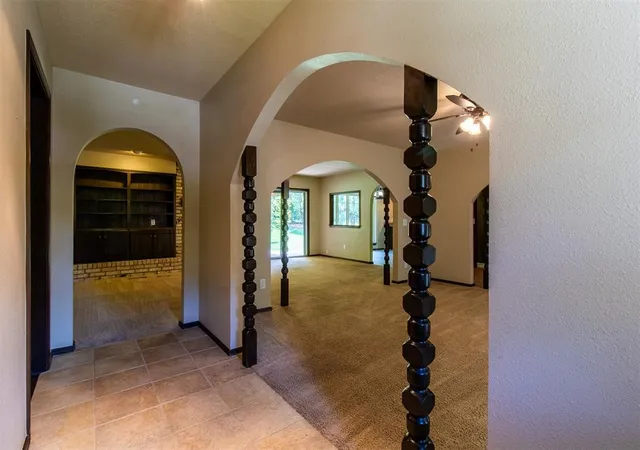 Photo 3 of Single family home for sale at 904 East Dr, Edmond, OK 73034 | MLS# 1227505 | Listing updated on 2026-08-31