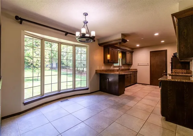 Photo 4 of Single family home for sale at 904 East Dr, Edmond, OK 73034 | MLS# 1227505 | Listing updated on 2026-08-31