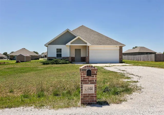 Homes for sale in Mc Loud, OK | 15944 Spur Cir, Mc Loud, OK 74851 | MLS# 1227523