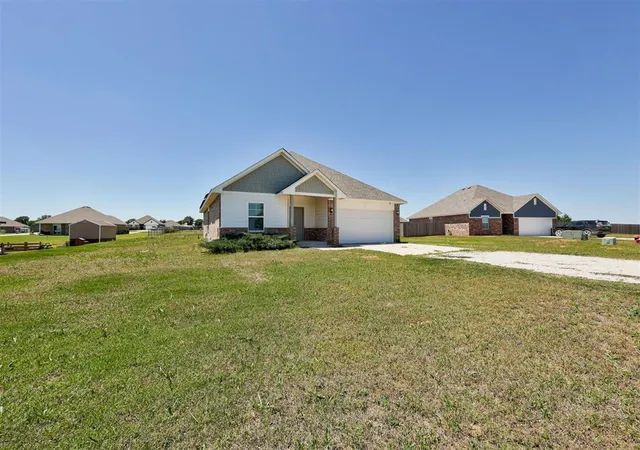 Homes for sale in Mc Loud, OK | 15944 Spur Cir, Mc Loud, OK 74851 | MLS# 1227523