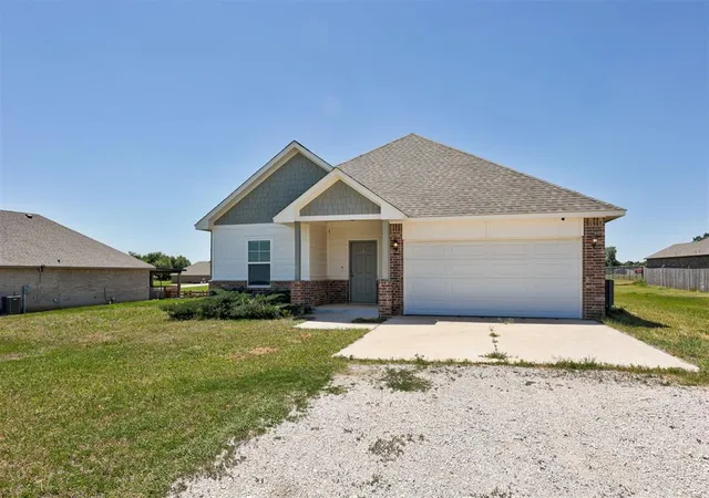 Homes for sale in Mc Loud, OK | 15944 Spur Cir, Mc Loud, OK 74851 | MLS# 1227523