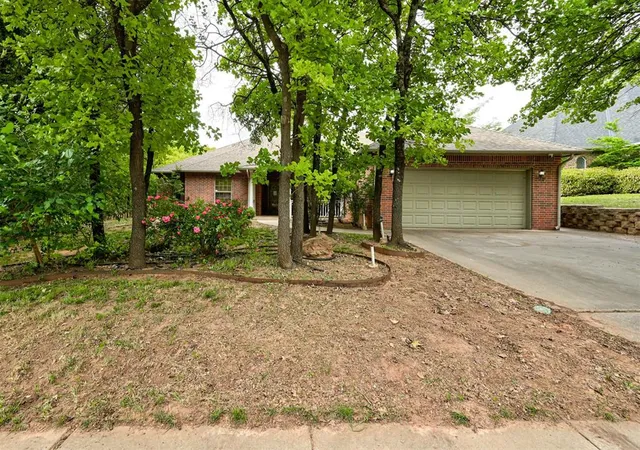 Homes for sale in Edmond, OK | 2500 Ashebury Wy, Edmond, OK 73034 | MLS# 1227560