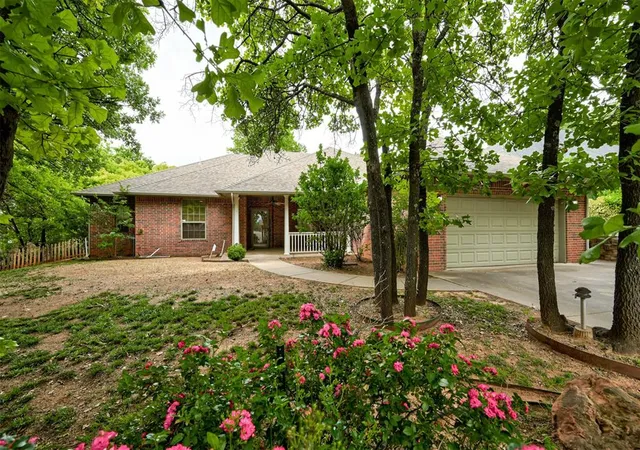Homes for sale in Edmond, OK | 2500 Ashebury Wy, Edmond, OK 73034 | MLS# 1227560