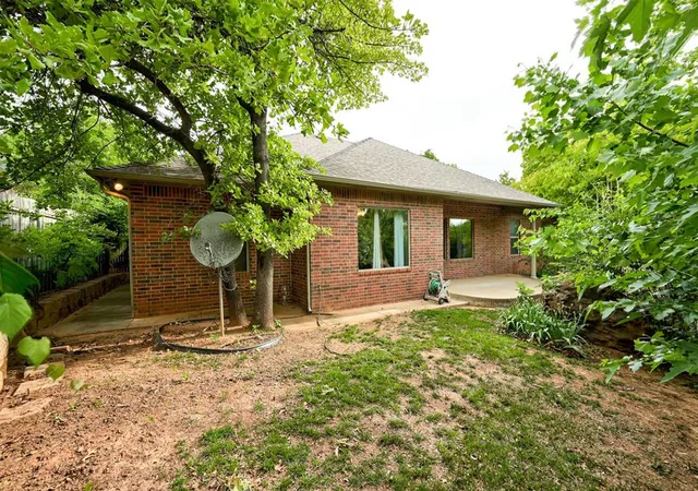 Homes for sale in Edmond, OK | 2500 Ashebury Wy, Edmond, OK 73034 | MLS# 1227560