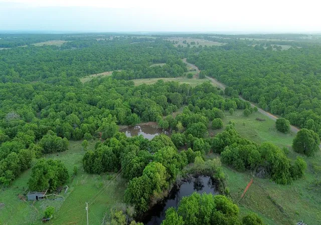 Photo 3 of Single family home for sale at 2205 N County Rd 1560, Rush Springs, OK 73082 | MLS# 1227591 | Listing updated on 2026-07-22
