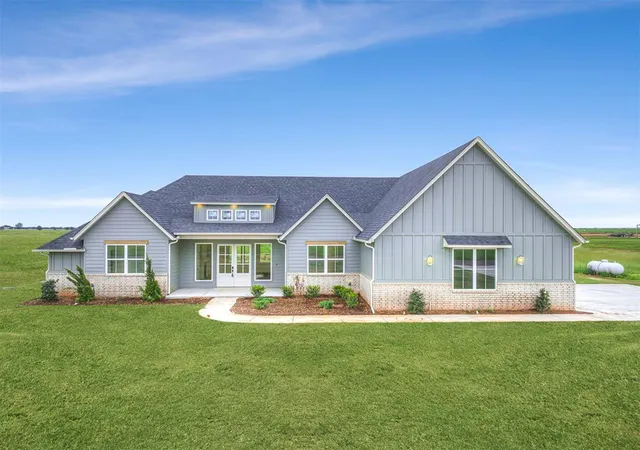 Photo 2 of Single family home for sale at 2692 S May Ave, Guthrie, OK 73044 | MLS# 1227681 | Listing updated on 2026-09-30
