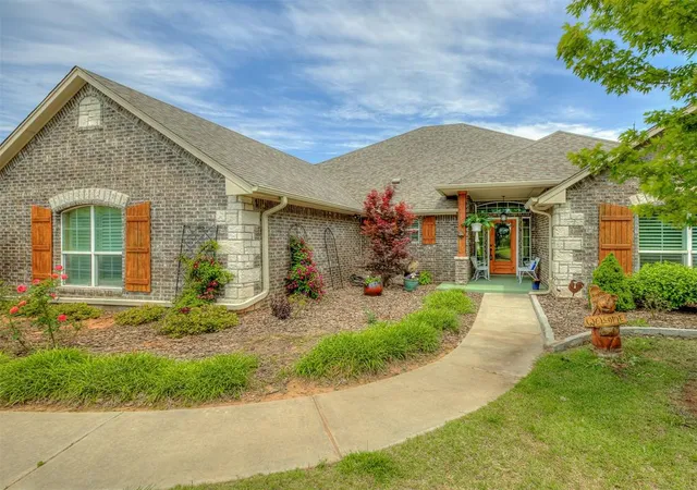 Homes for sale in Mc Loud, OK | 20001 Se 119th St, Mc Loud, OK 74851 | MLS# 1227709