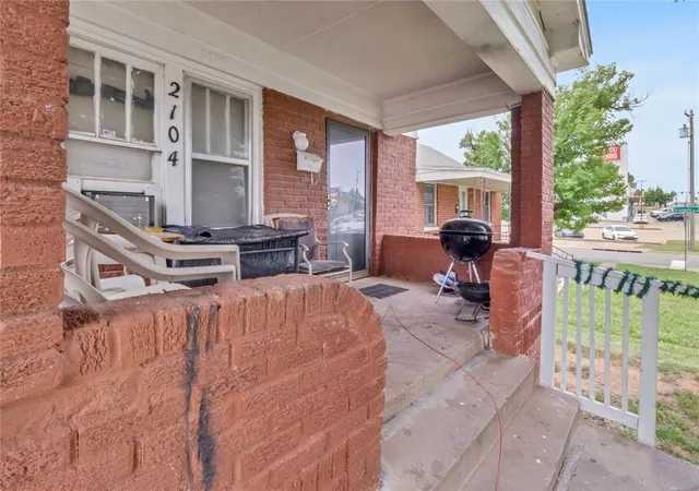 3rd image of 2104 Ne 23Rd St, Oklahoma City, OK 73111 | MLS# 1227716