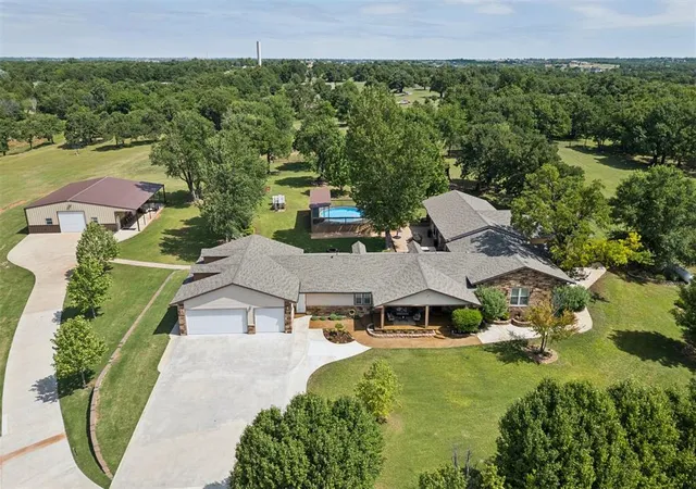 3rd image of 2264 County Road 1350 Road, Blanchard, OK 73010 | MLS# 1227719