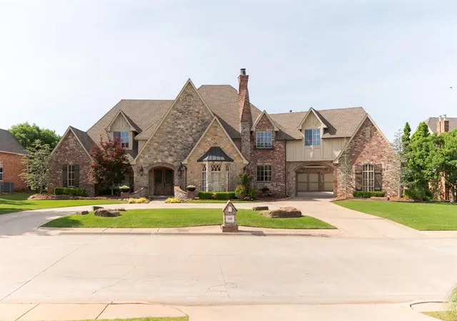 Homes for sale in Edmond, OK | 400 Oak Summit Rd, Edmond, OK 73025 | MLS# 1227725