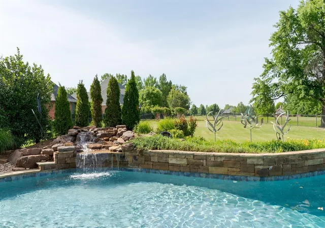 Homes for sale in Edmond, OK | 400 Oak Summit Rd, Edmond, OK 73025 | MLS# 1227725