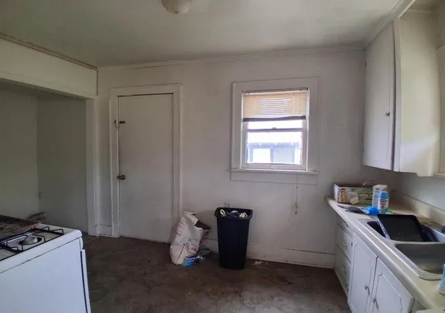 Photo 4 of Single family home for sale at 222 N Center Ave, Shawnee, OK 74801 | MLS# 1227828 | Listing updated on 2026-09-16