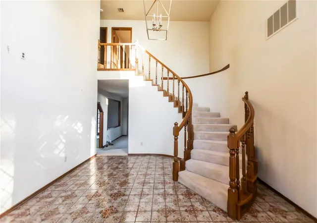 Photo 3 of Sale Pending at 11512 Robinwood Ln, Oklahoma City, OK 73131 | MLS# 1227896 | Listing updated on 2026-09-03