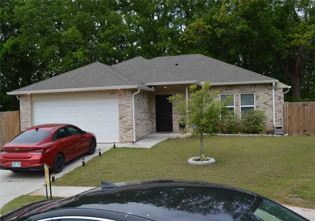 1st image of 822 Highgarden Cir, Noble, OK 73068 | MLS# 1227909